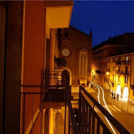 Casa Vittoria Bridge * Verona