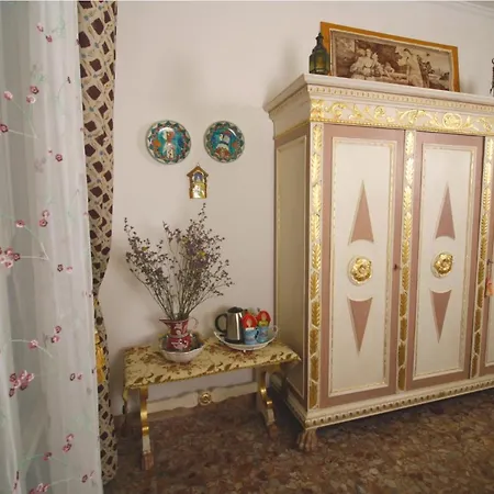 Casa Vittoria Bridge Bed & Breakfast Verona