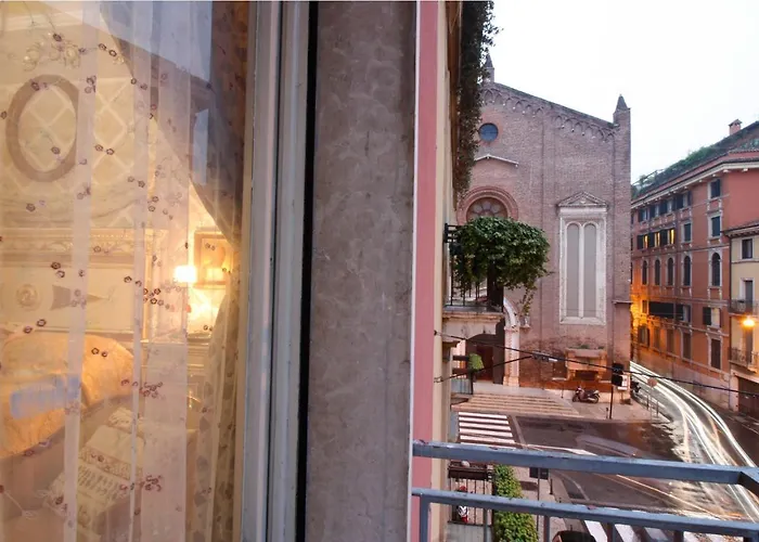 Casa Vittoria Bridge