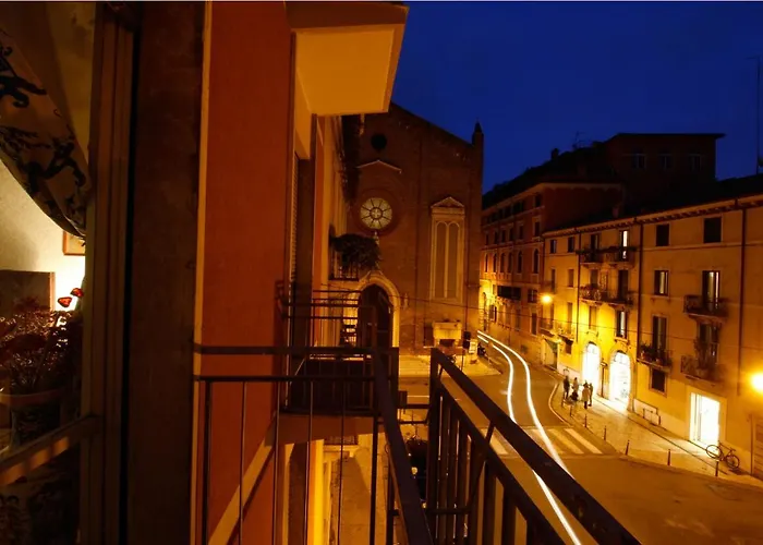 Casa Vittoria Bridge * Верона